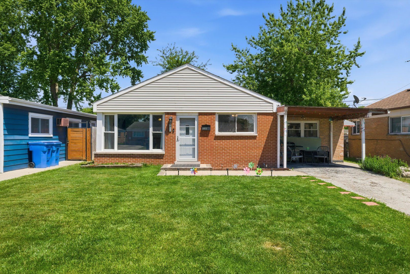 8411 S Knox Avenue — Chicago, IL 60652