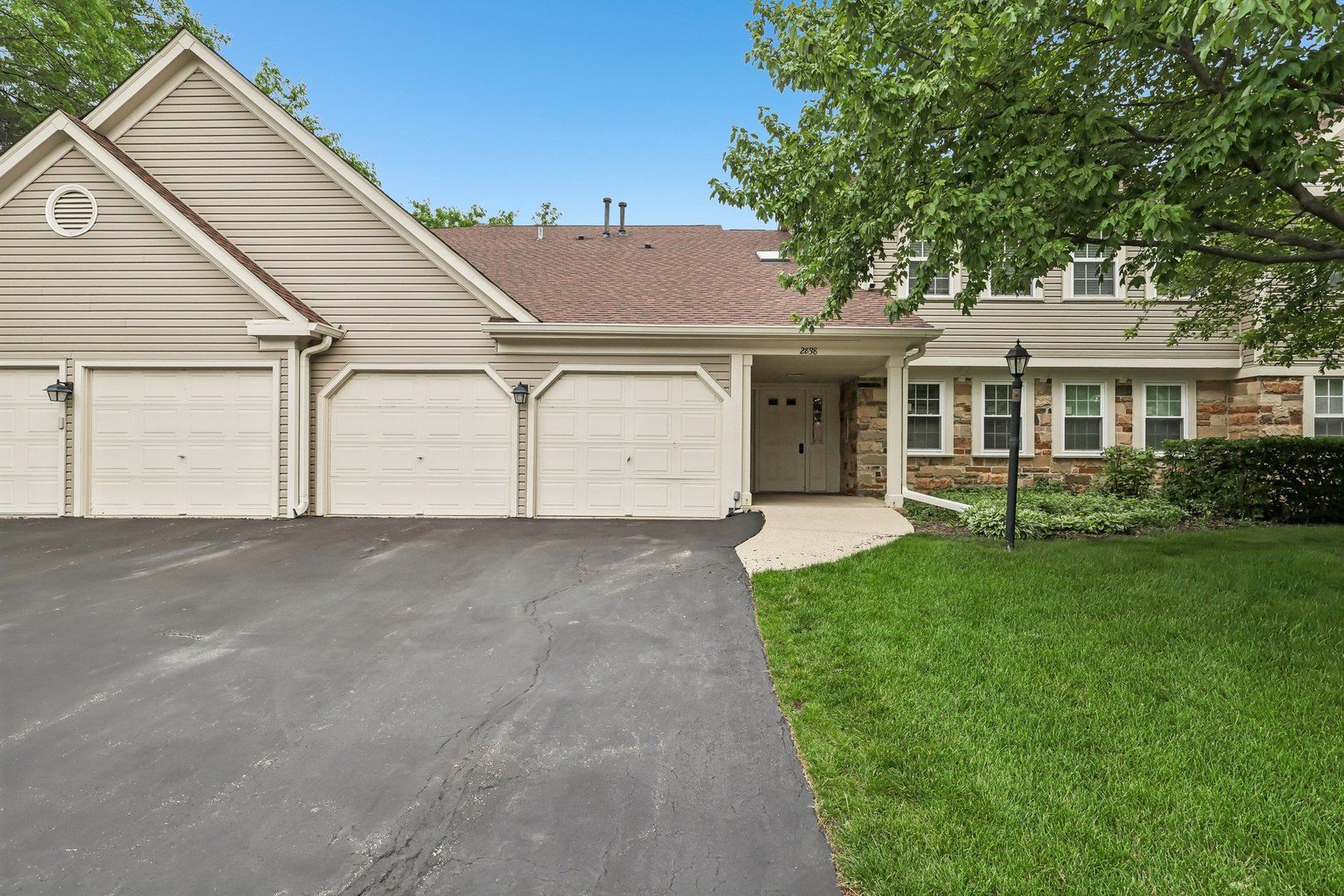 2838 Meadow Lane #D — Schaumburg, IL 60193