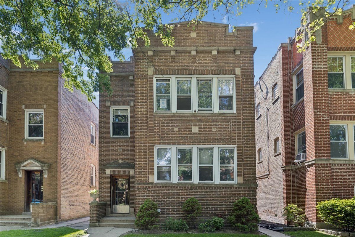 5030 N Ridgeway Avenue — Chicago, IL 60625