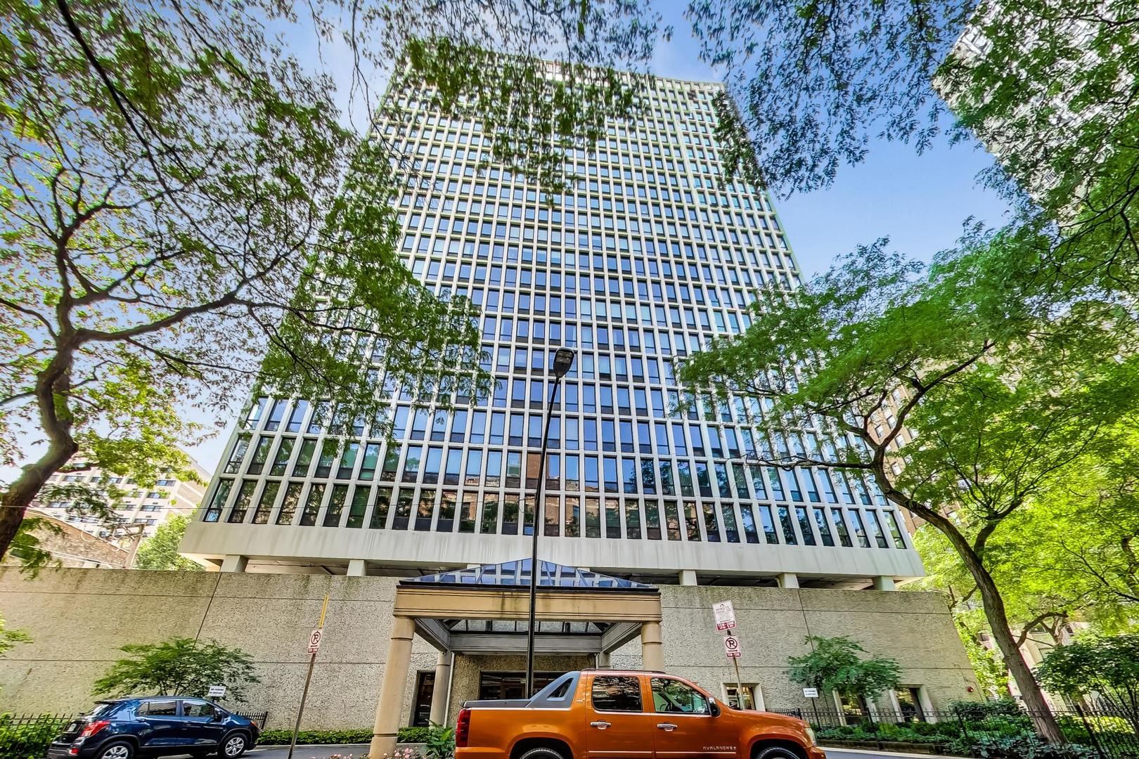 1 E Scott Street #1311 — Chicago, IL 60610