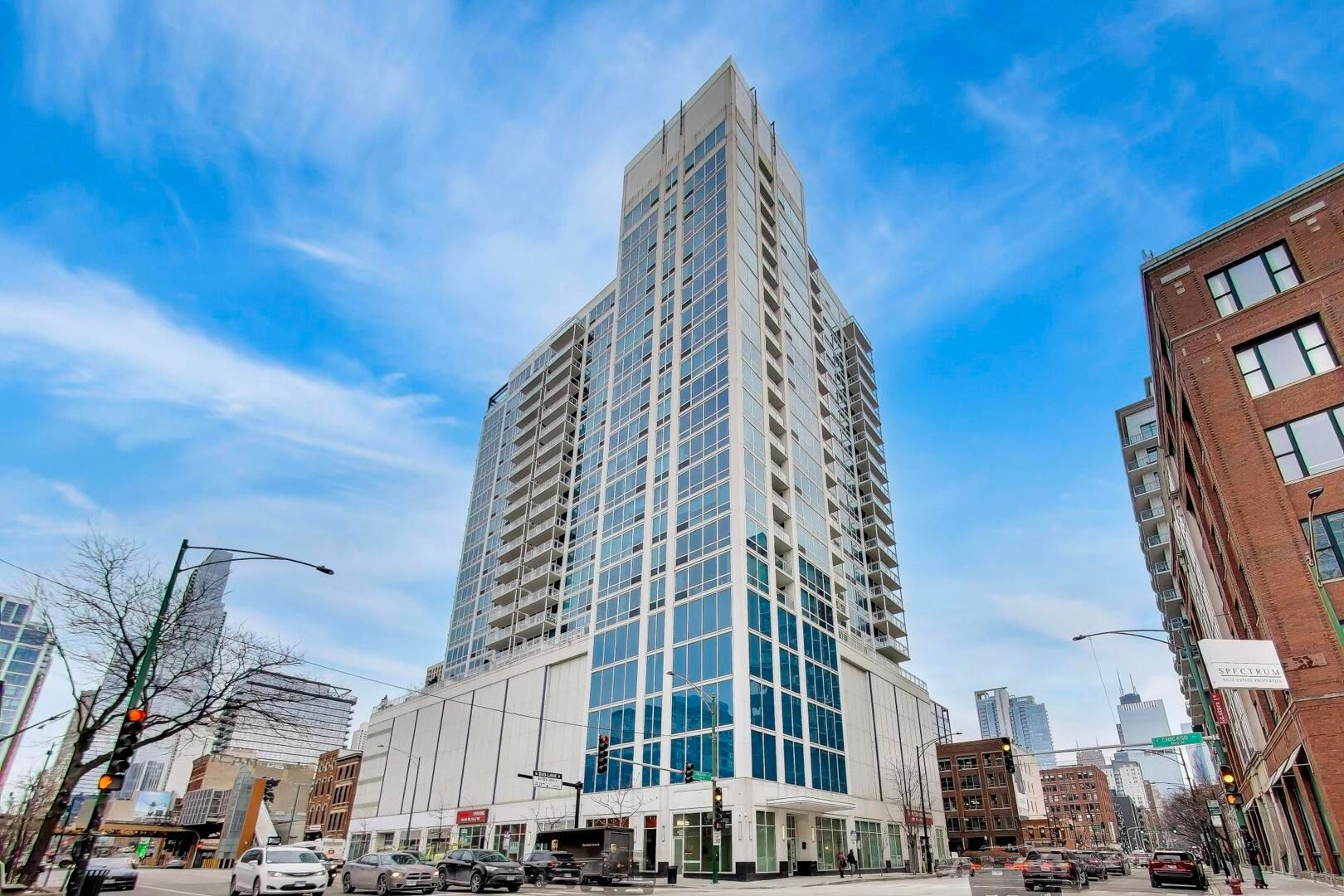 757 N Orleans Street #1105 — Chicago, IL 60654