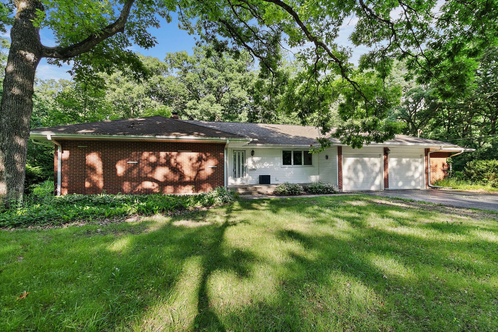 7N161 Hickory Lane — St. Charles, IL 60174