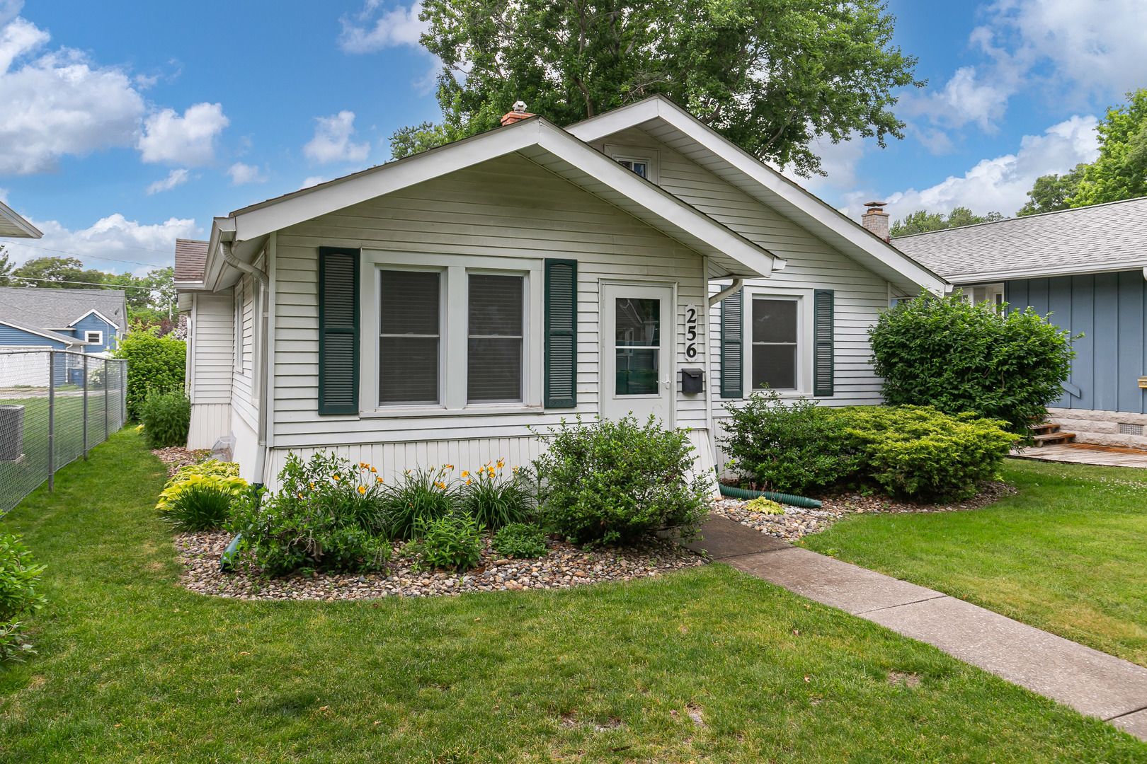 256 7th Street — Silvis, IL 61282