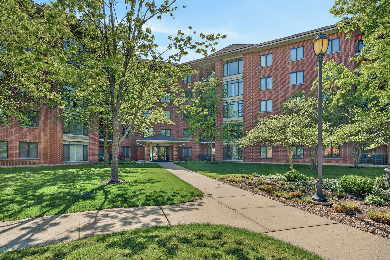 865 E 22nd Street #228 — Lombard, IL 60148