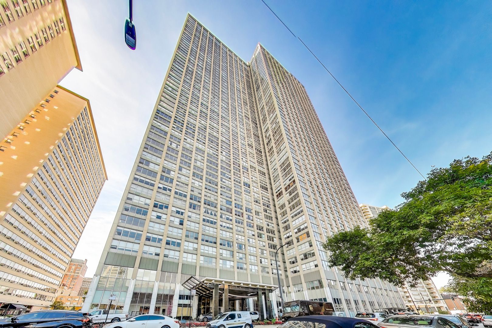 655 W IRVING PARK Road #1915 — Chicago, IL 60613