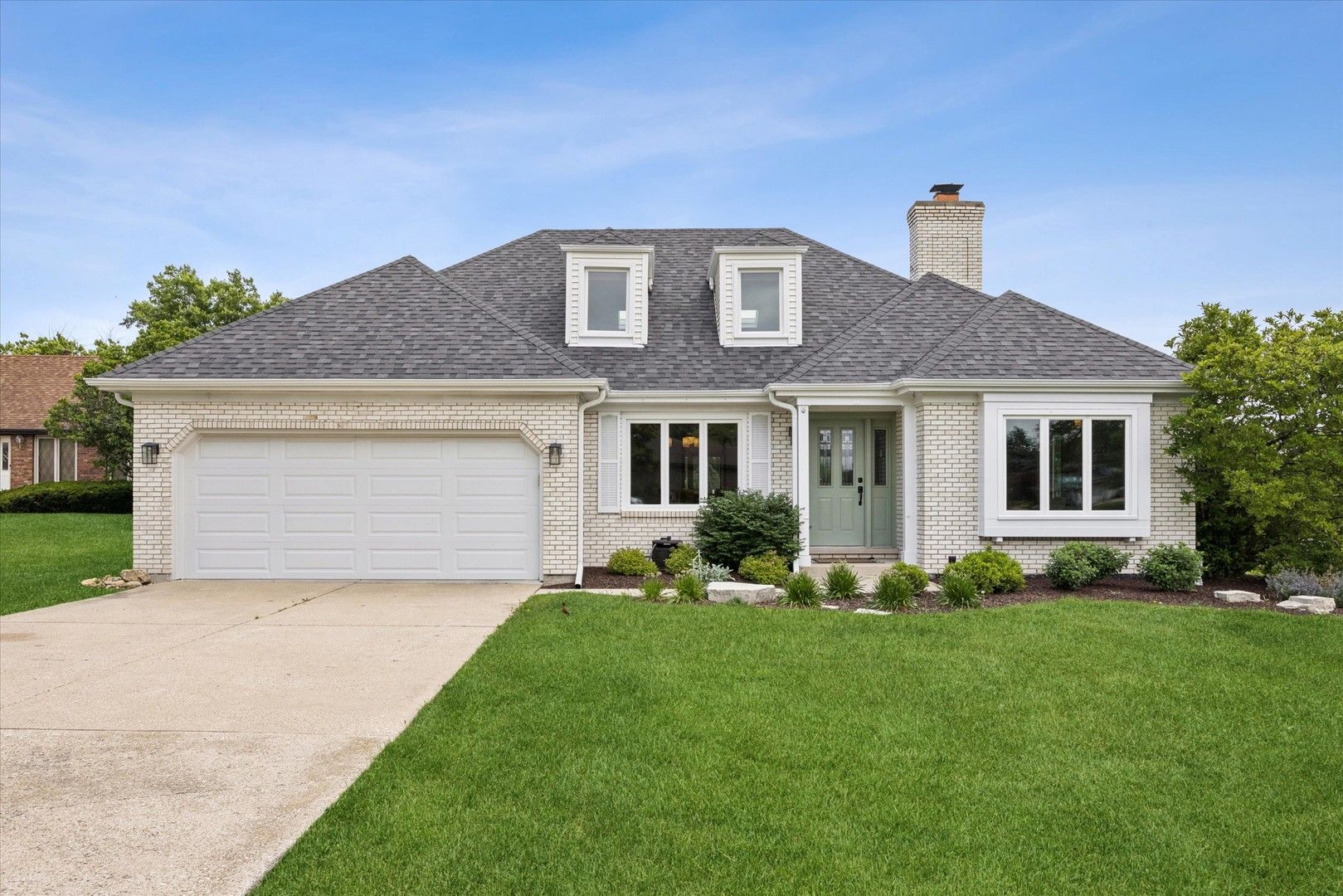 8300 Chelsea Lane — Willow Springs, IL 60480