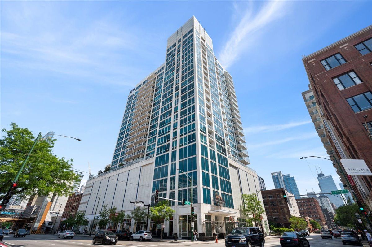 757 N Orleans Street #908 — Chicago, IL 60654
