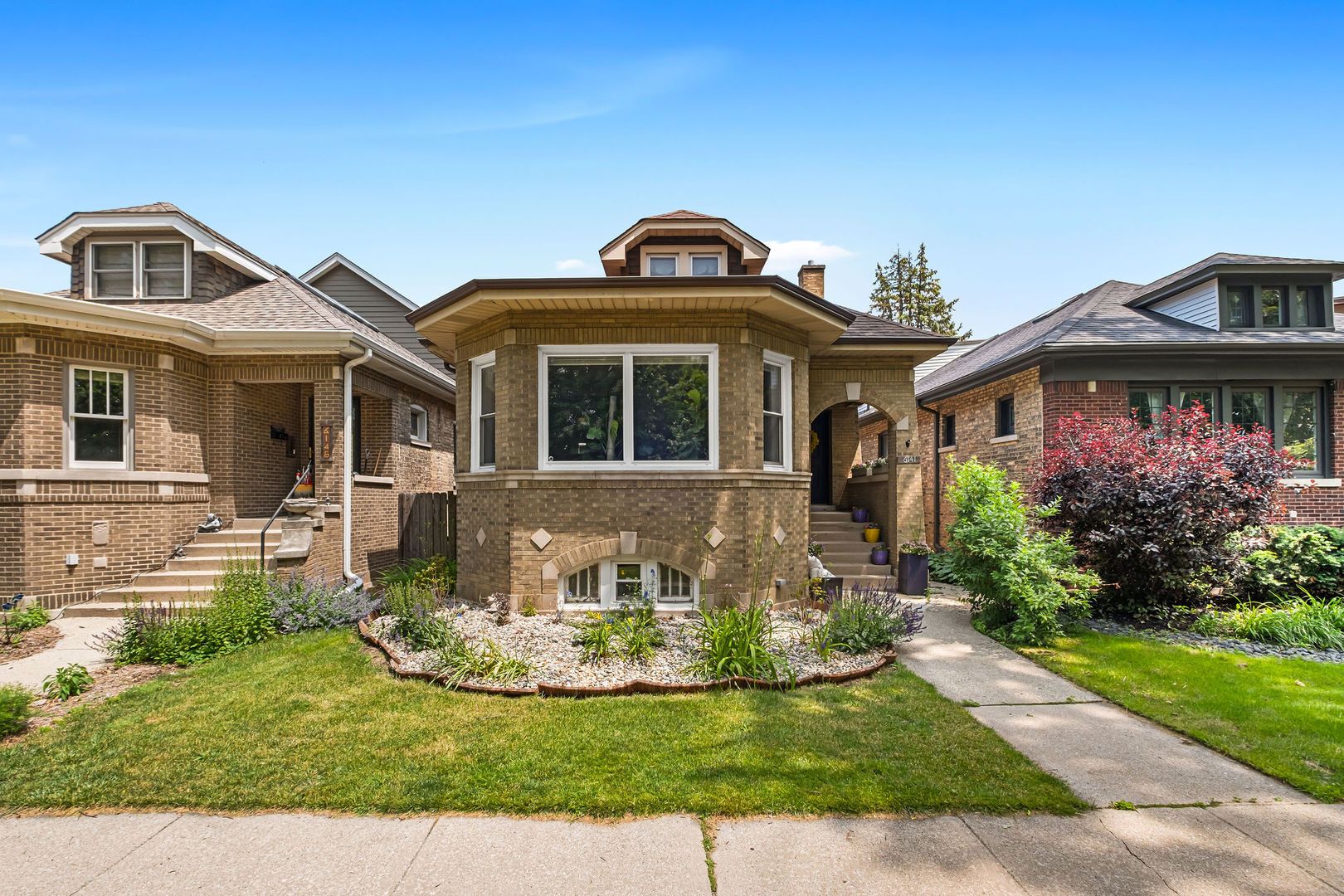 6141 N Maplewood Avenue — Chicago, IL 60659