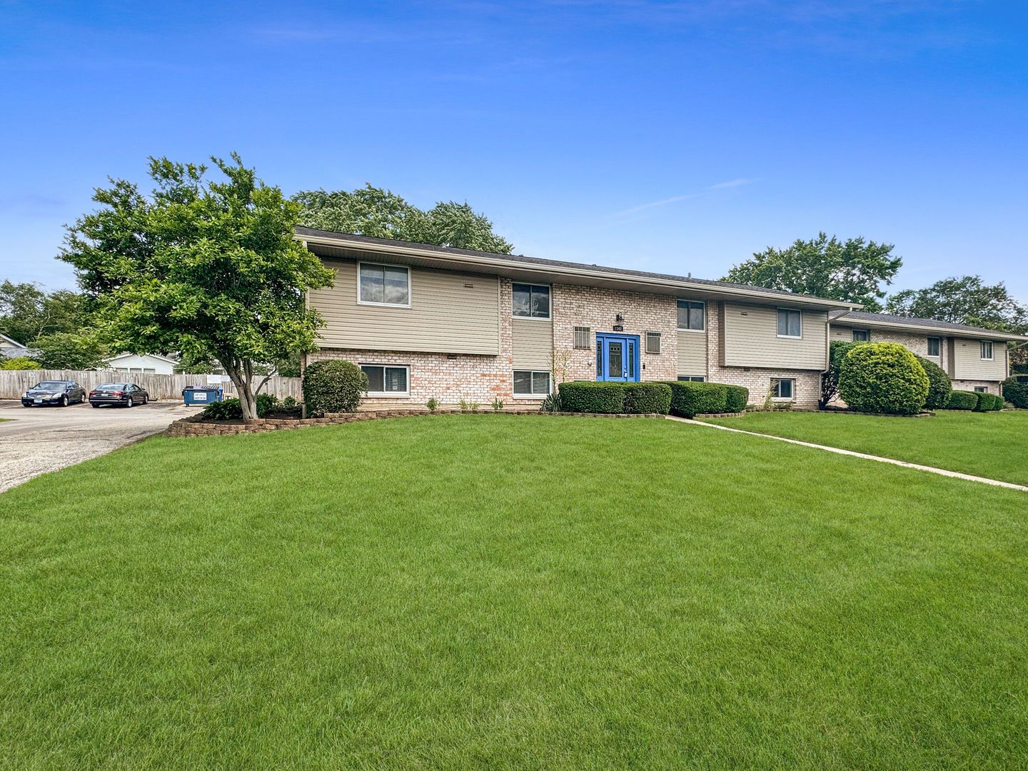 1342 S 14th Street #B2 — St. Charles, IL 60174