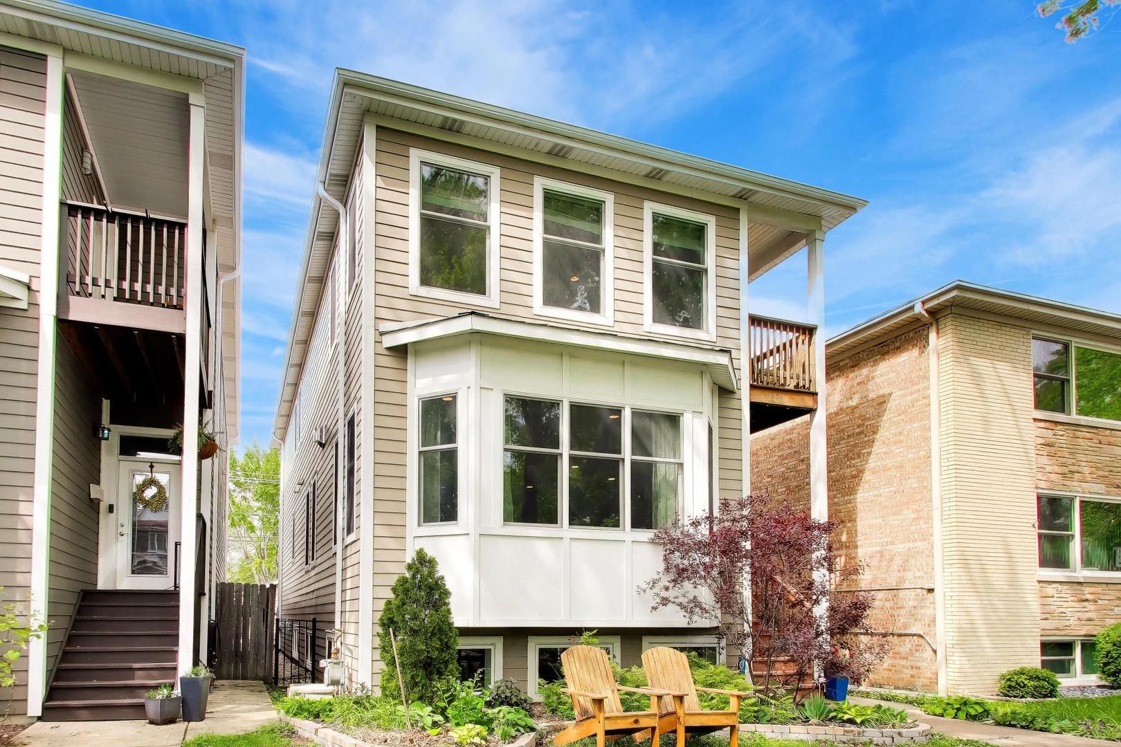 5404 W Leland Avenue — Chicago, IL 60630