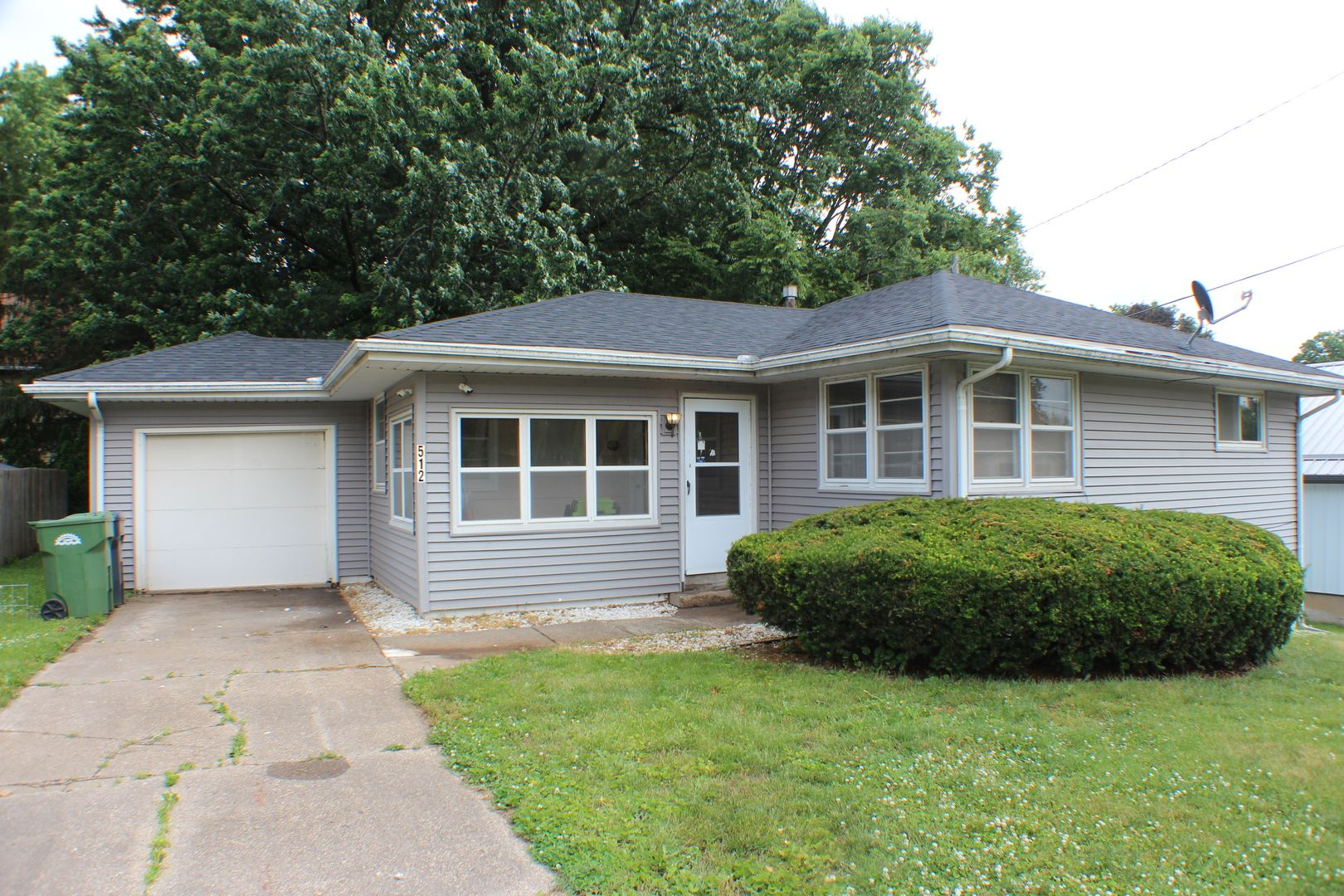 512 18th Avenue — Clinton, IA 52732