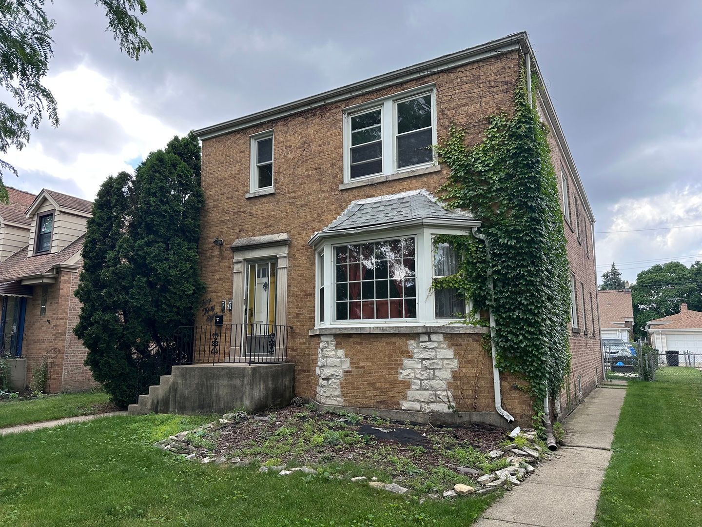 5038 N Mango Avenue — Chicago, IL 60630