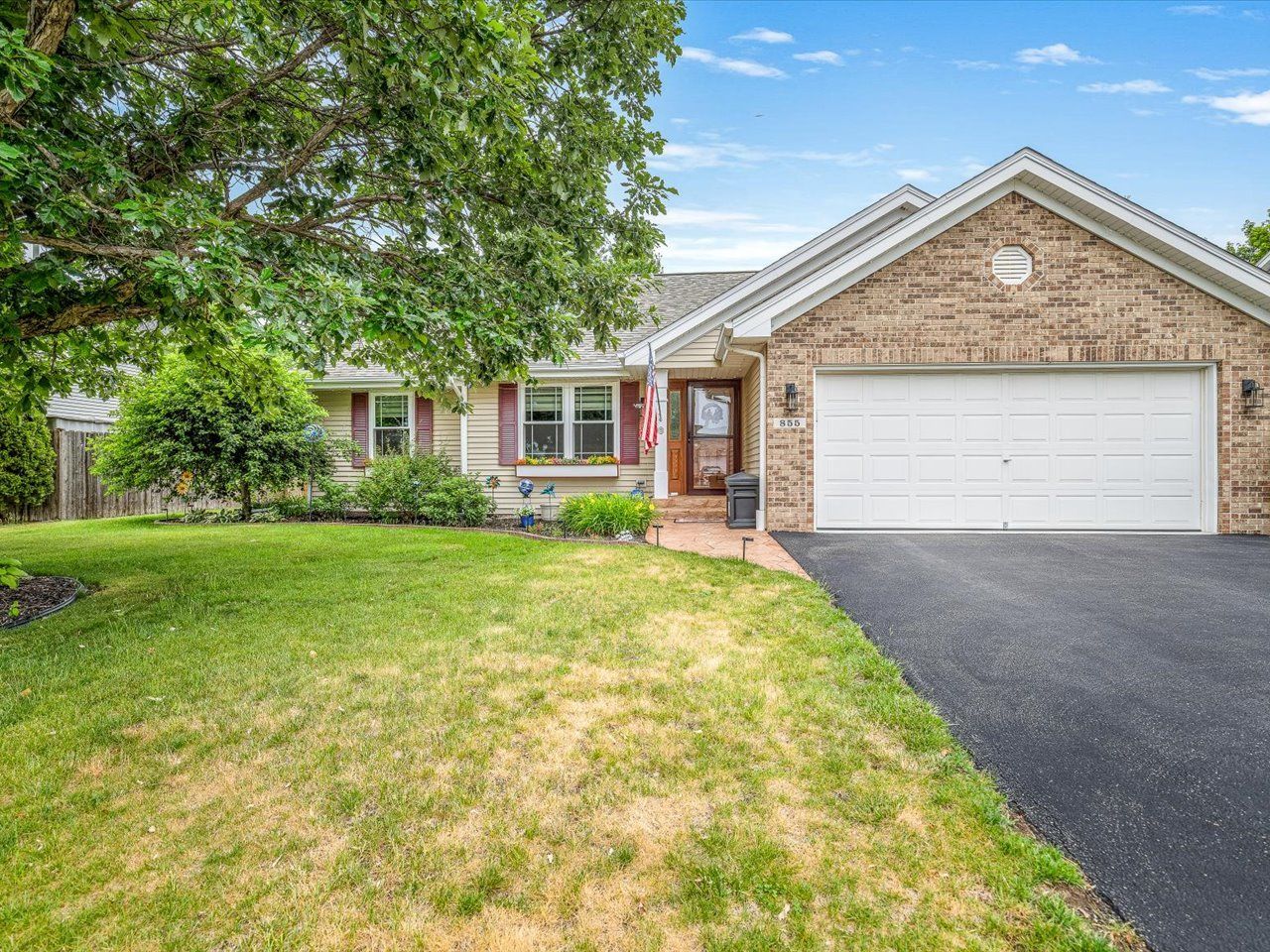 855 Bayfield Drive — Rockton, IL 61072