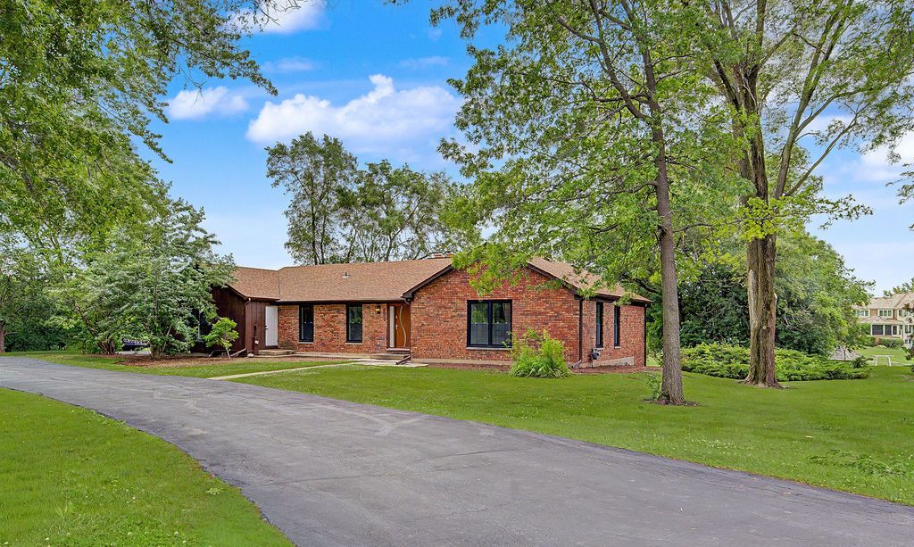 15 Turning Shore Drive — South Barrington, IL 60010