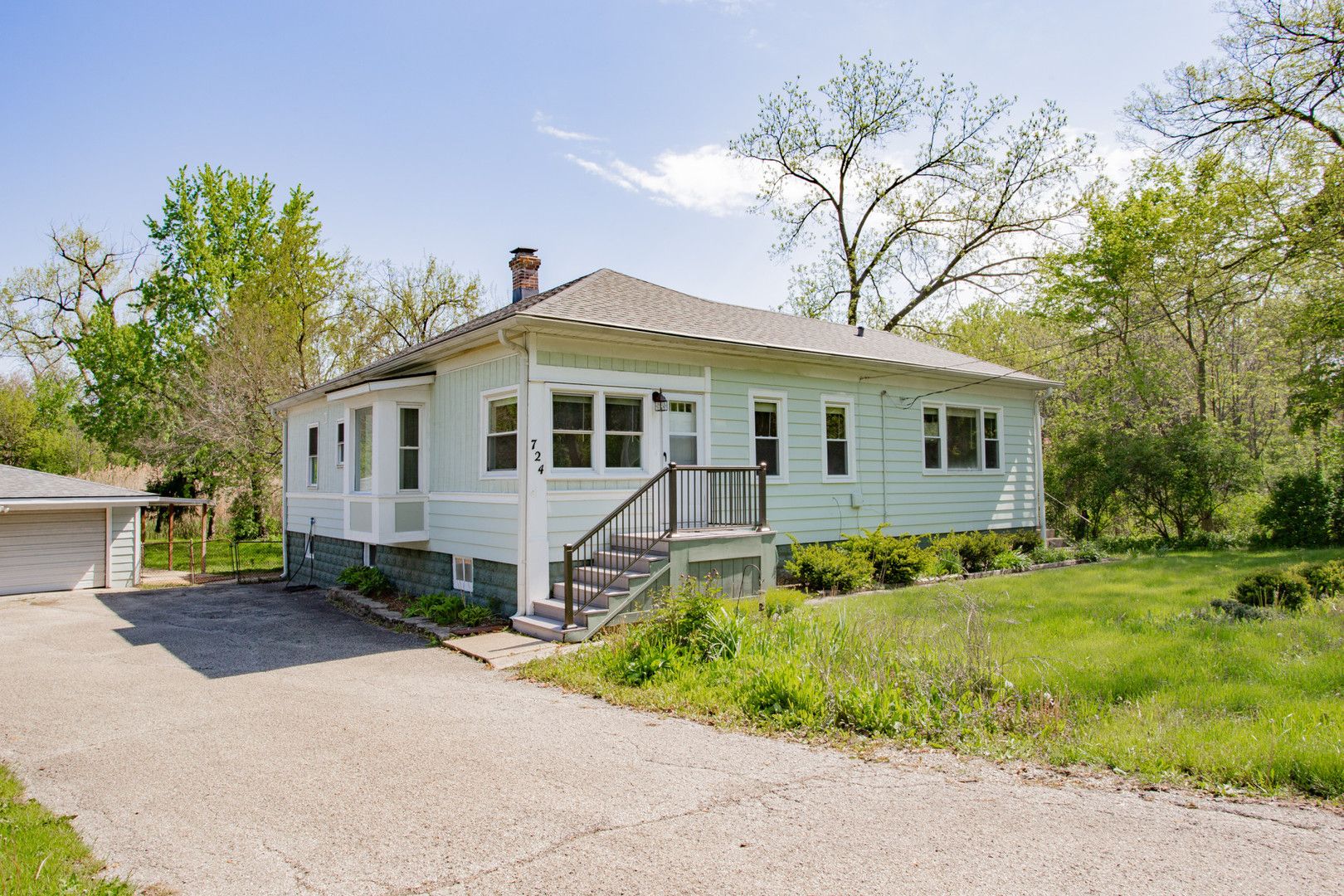 22W724 Saint Charles Road — Glen Ellyn, IL 60137
