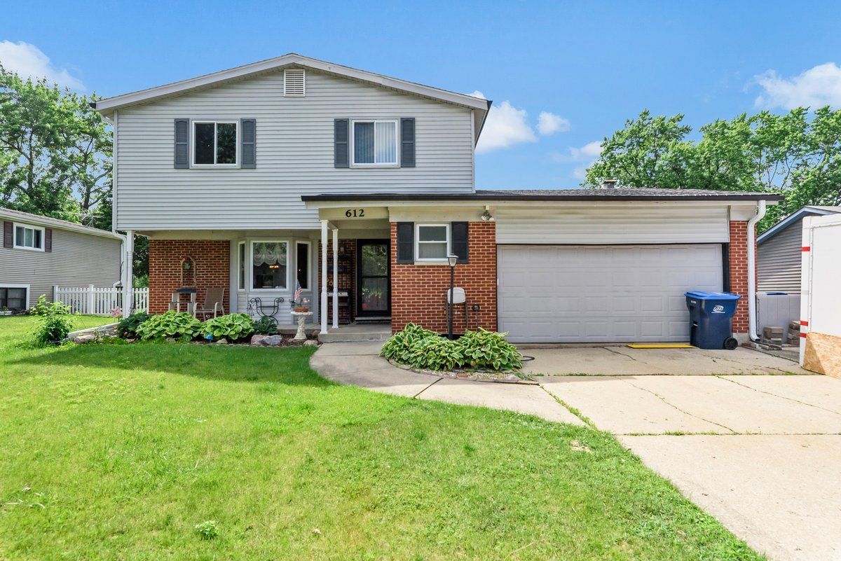 612 Fairview Lane — Schaumburg, IL 60193