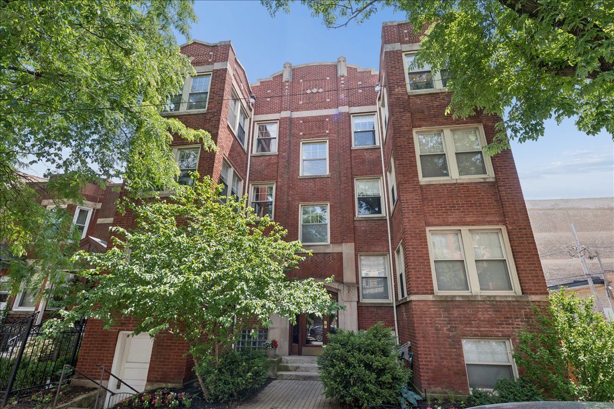 1473 W Foster Avenue #3 — Chicago, IL 60640