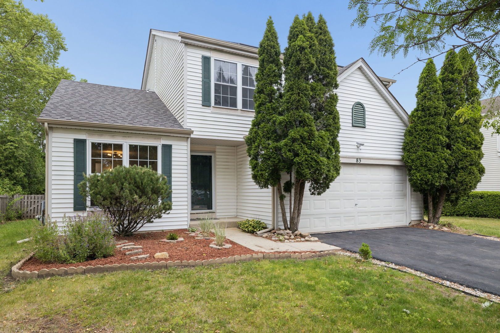 83 CANTERBURY Trail — Romeoville, IL 60446