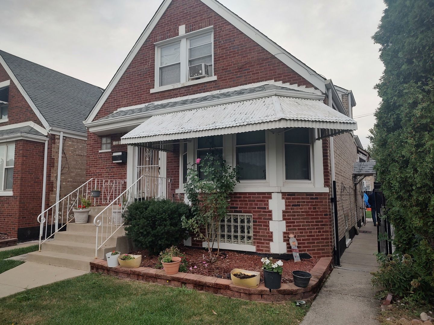4731 S Kostner Avenue — Chicago, IL 60632