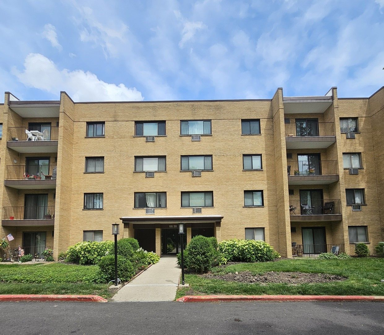6630 S Brainard Avenue #112 — Countryside, IL 60525