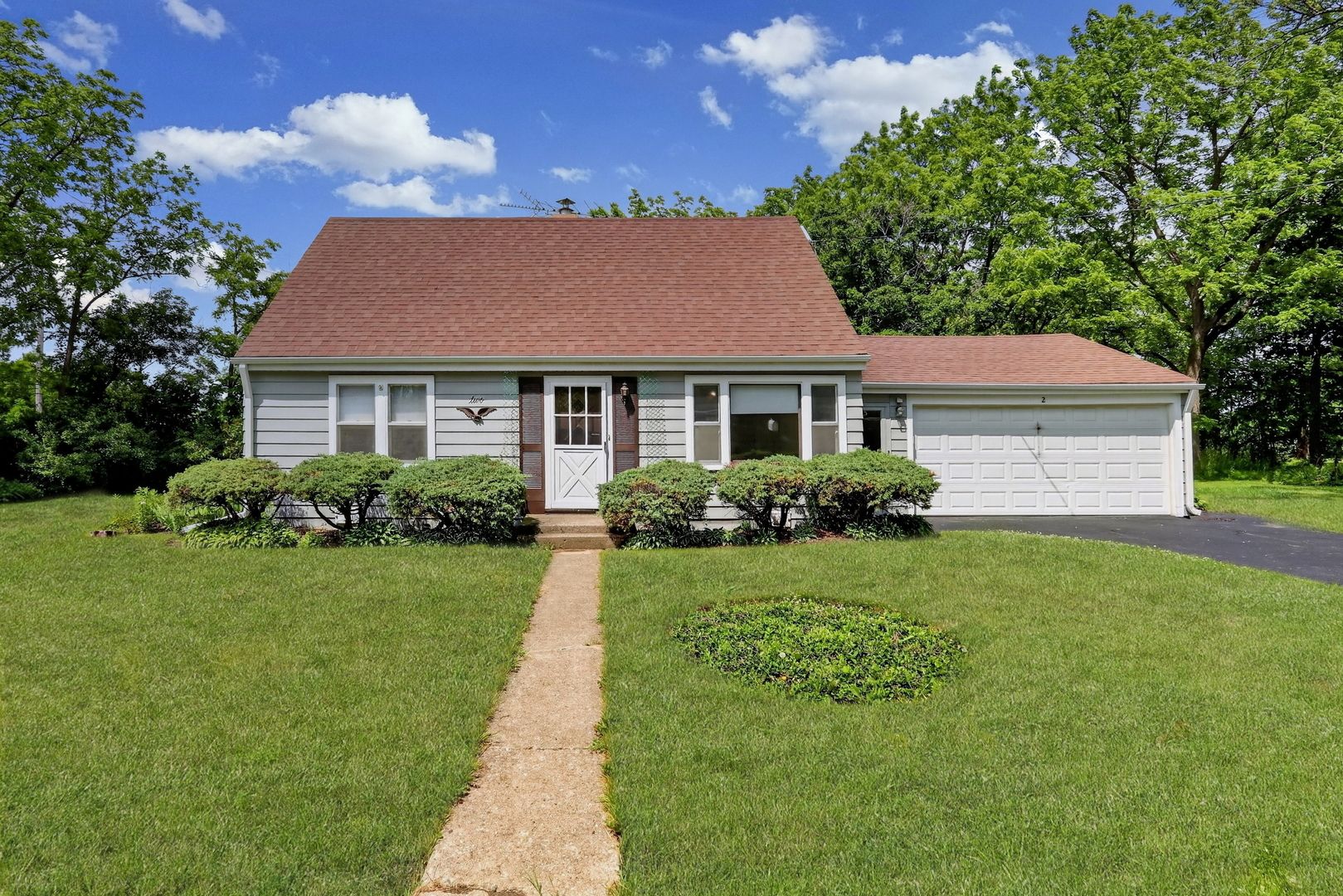 2 Eva Terrace — Lake Bluff, IL 60044