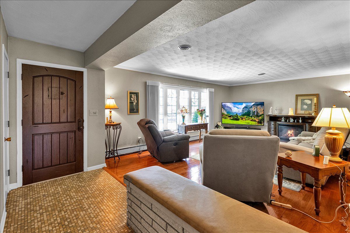 900 Murphy Drive, Joliet, IL 60435