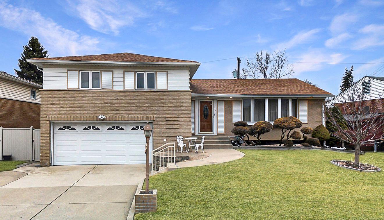 1205 Winston Drive — Melrose Park, IL 60160