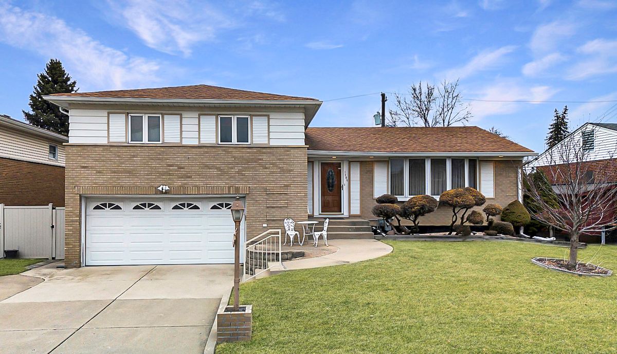 1205 Winston Drive, Melrose Park, IL 60160