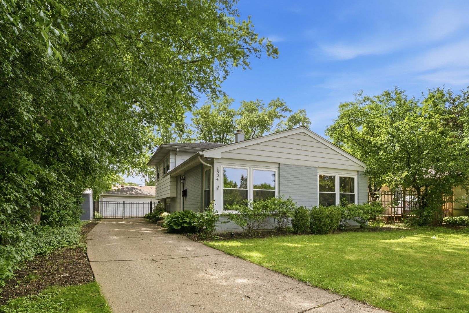 1804 Winthrop Road — Highland Park, IL 60035