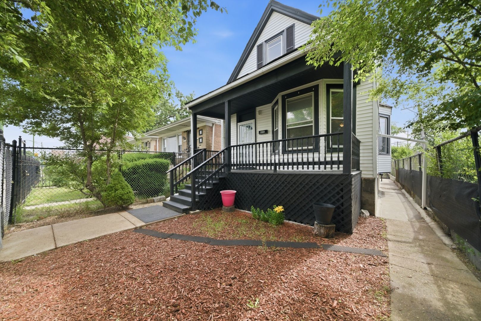 6245 S Damen Avenue — Chicago, IL 60636