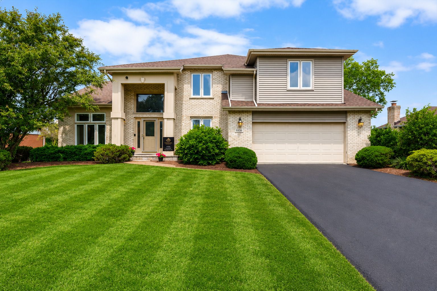 8936 Charrington Drive — Frankfort, IL 60423