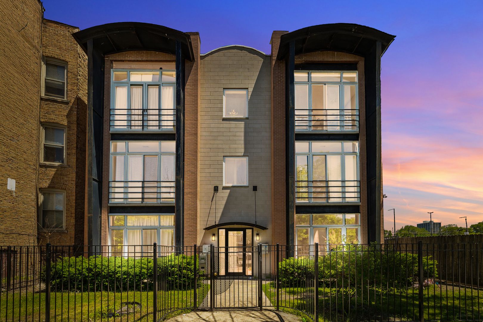 6225 S Kenwood Avenue #3S — Chicago, IL 60637