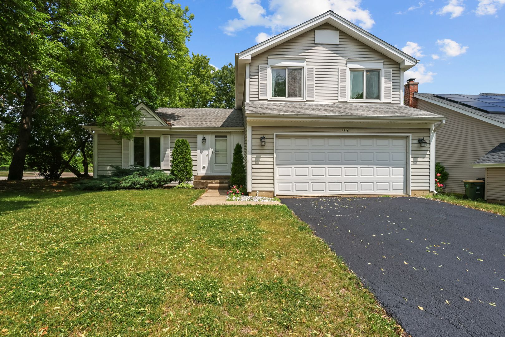 1316 W MEADE Lane — Arlington Heights, IL 60004