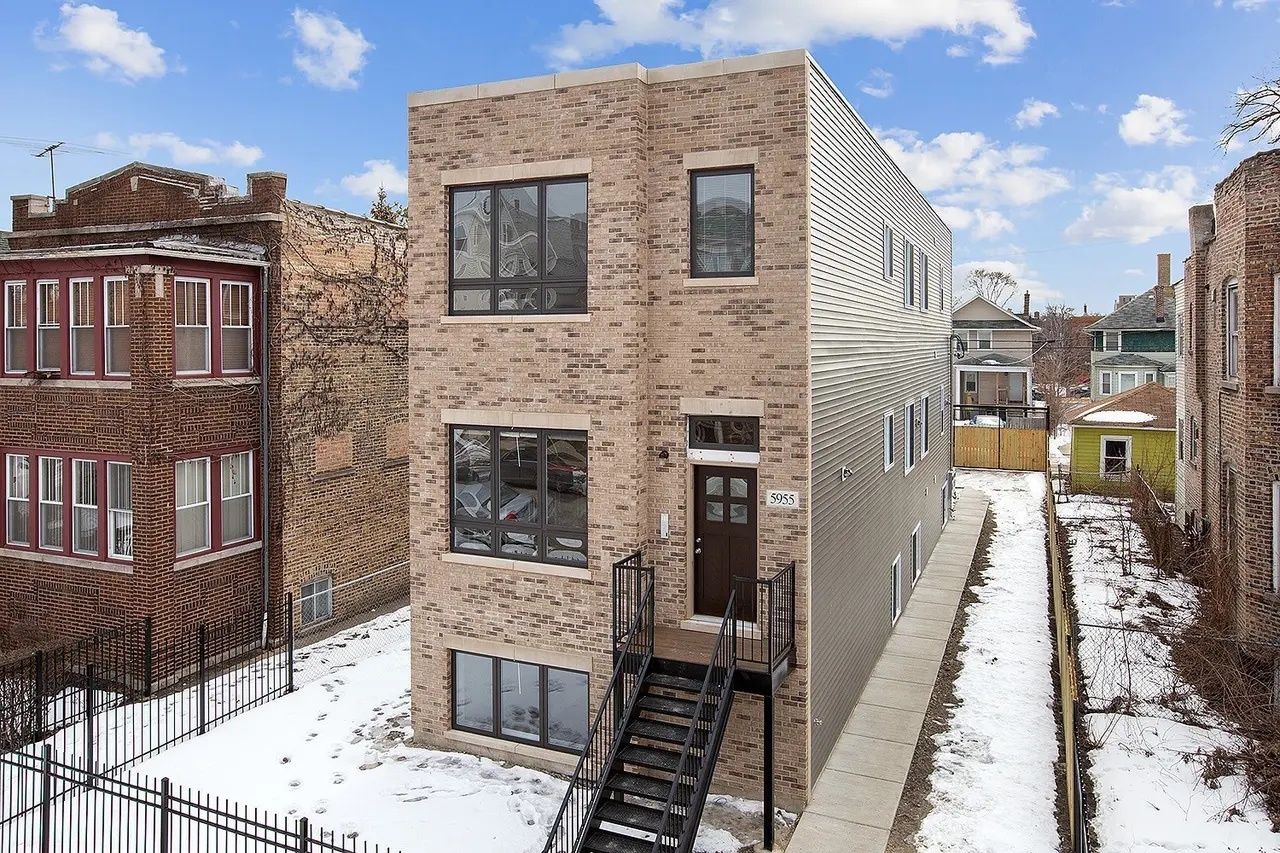 5955 W Superior Street — Chicago, IL 60644
