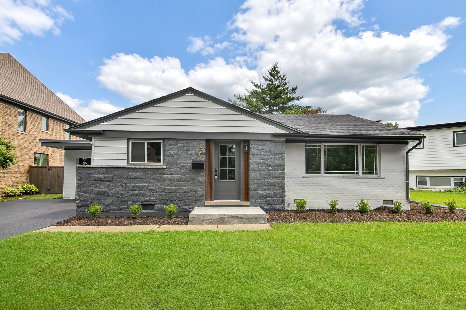 199 S Linden Avenue — Elmhurst, IL 60126