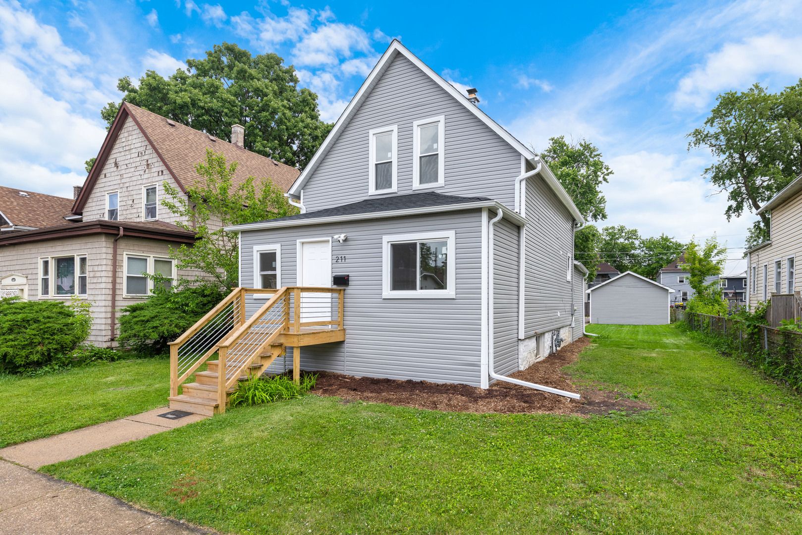 211 S 9th Avenue — Maywood, IL 60153