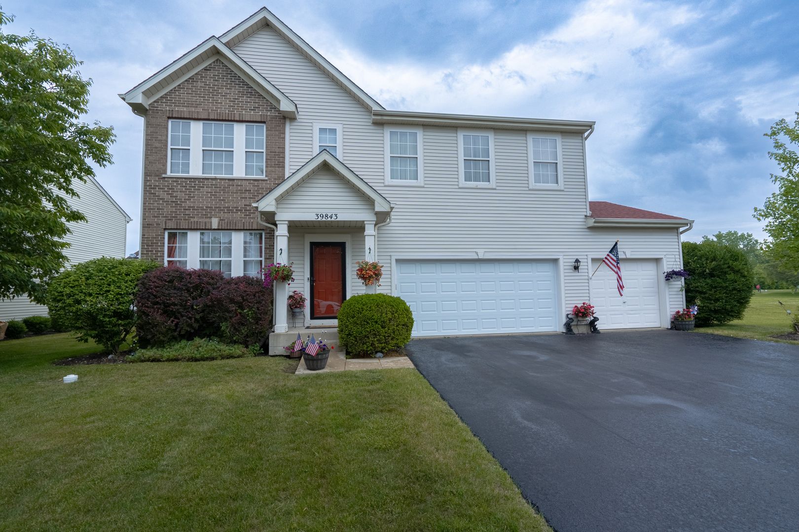 39843 Stoneywood Drive — Beach Park, IL 60083