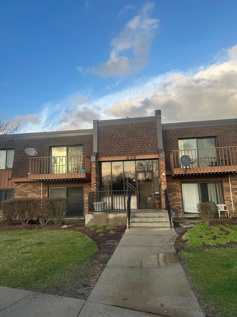635 Limerick Lane #1A — Schaumburg, IL 60193