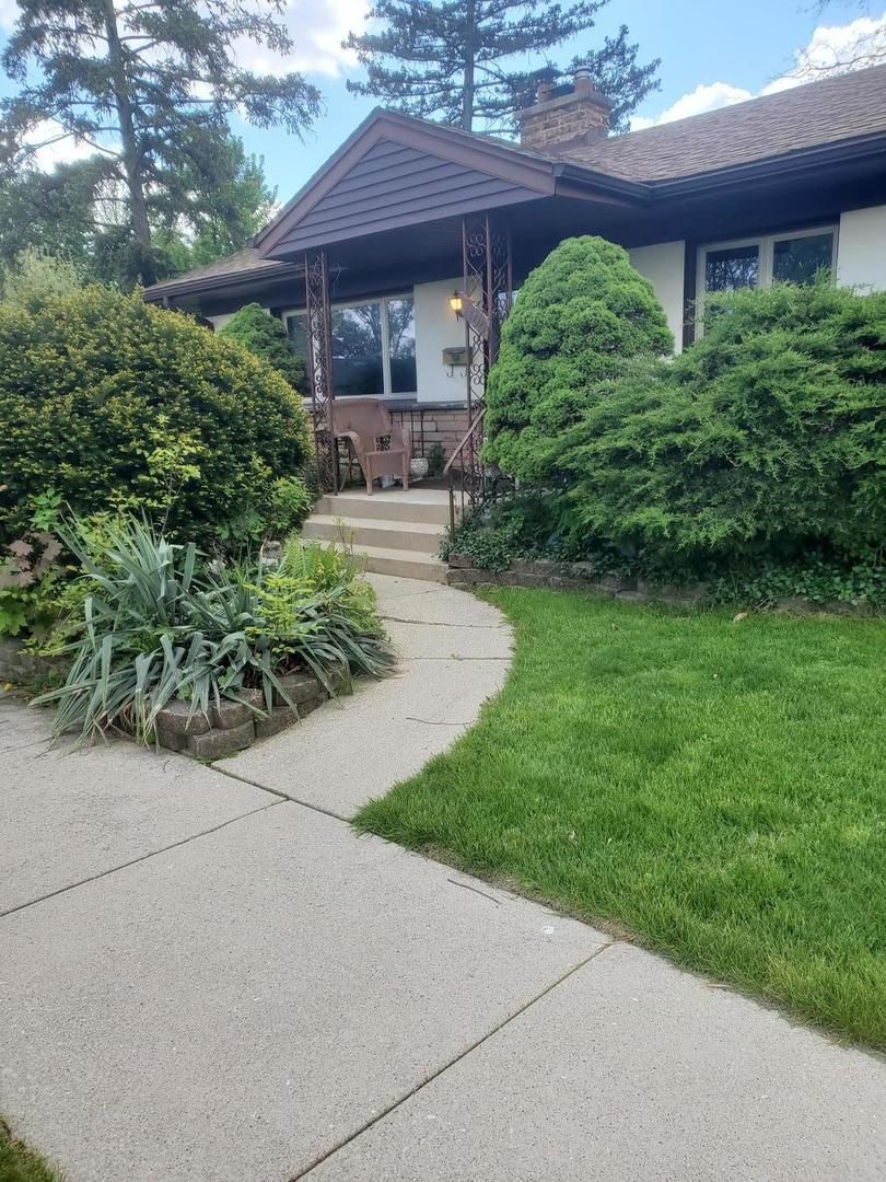 1400 Park Ridge Boulevard — Park Ridge, IL 60068
