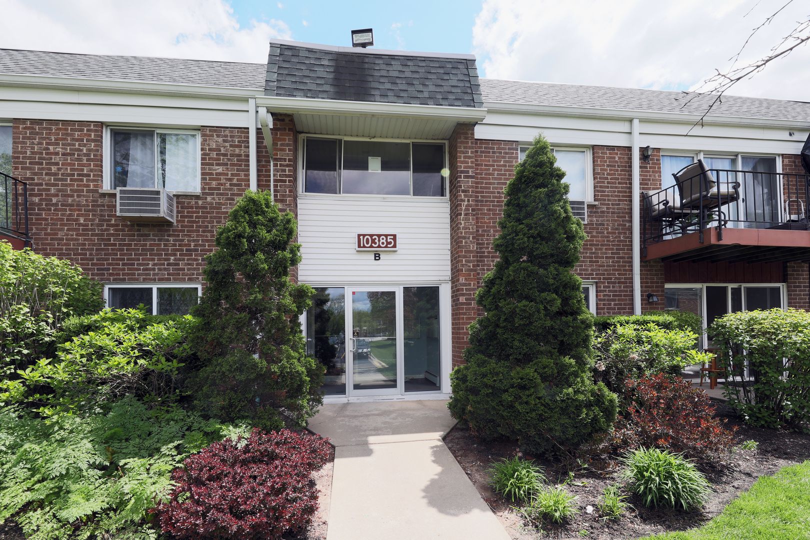 10385 Dearlove Road #1K — Glenview, IL 60025