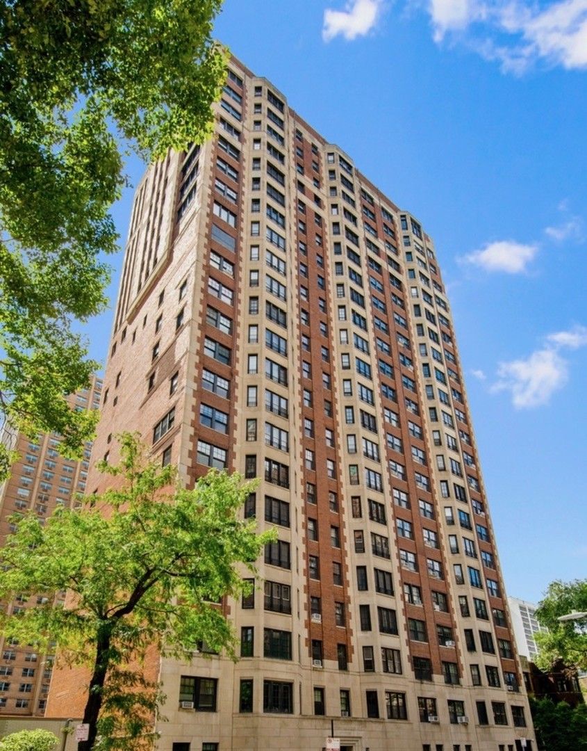421 W Melrose Street #21AD — Chicago, IL 60657