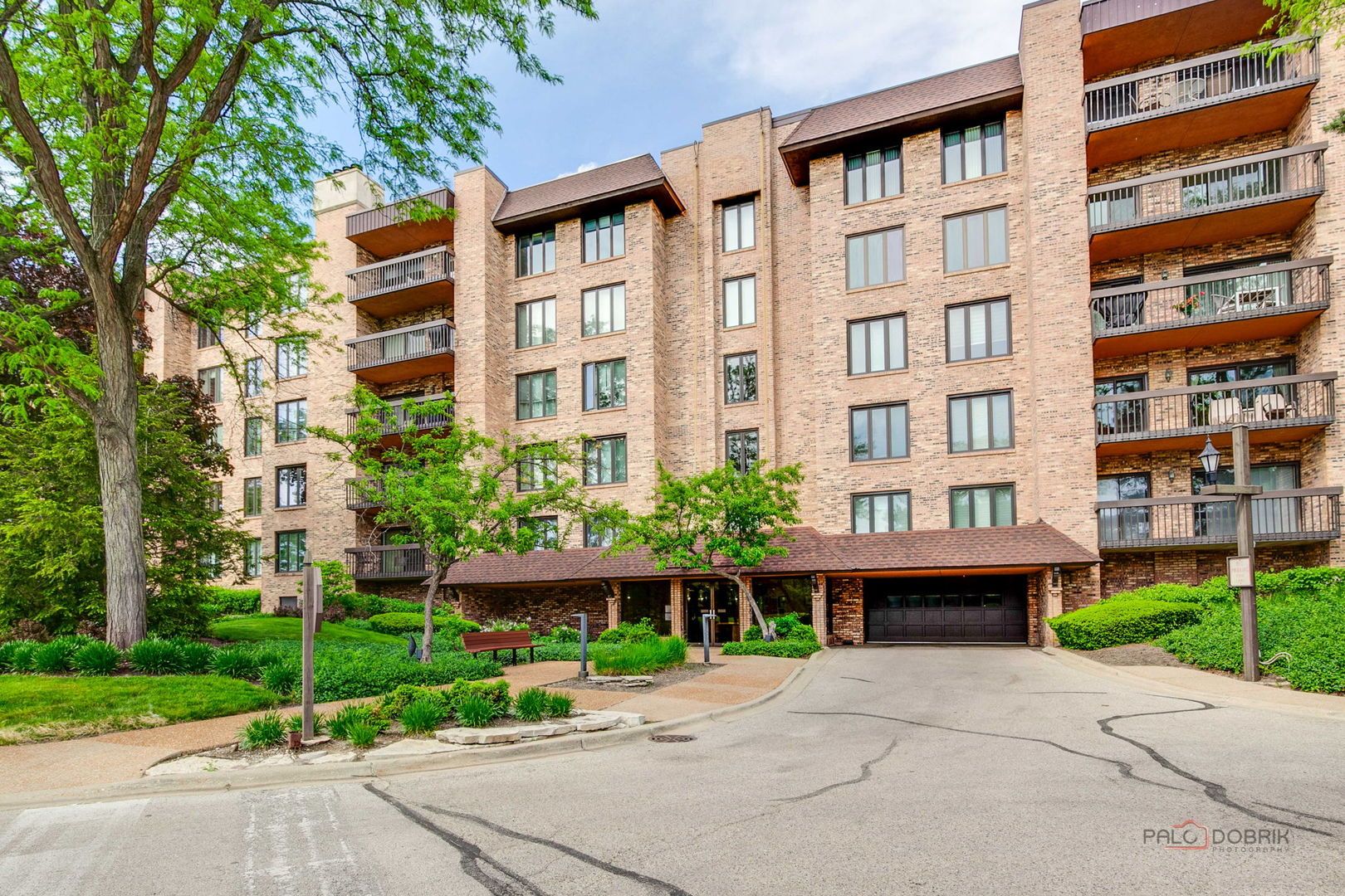 1721 Mission Hills Road #502 — Northbrook, IL 60062