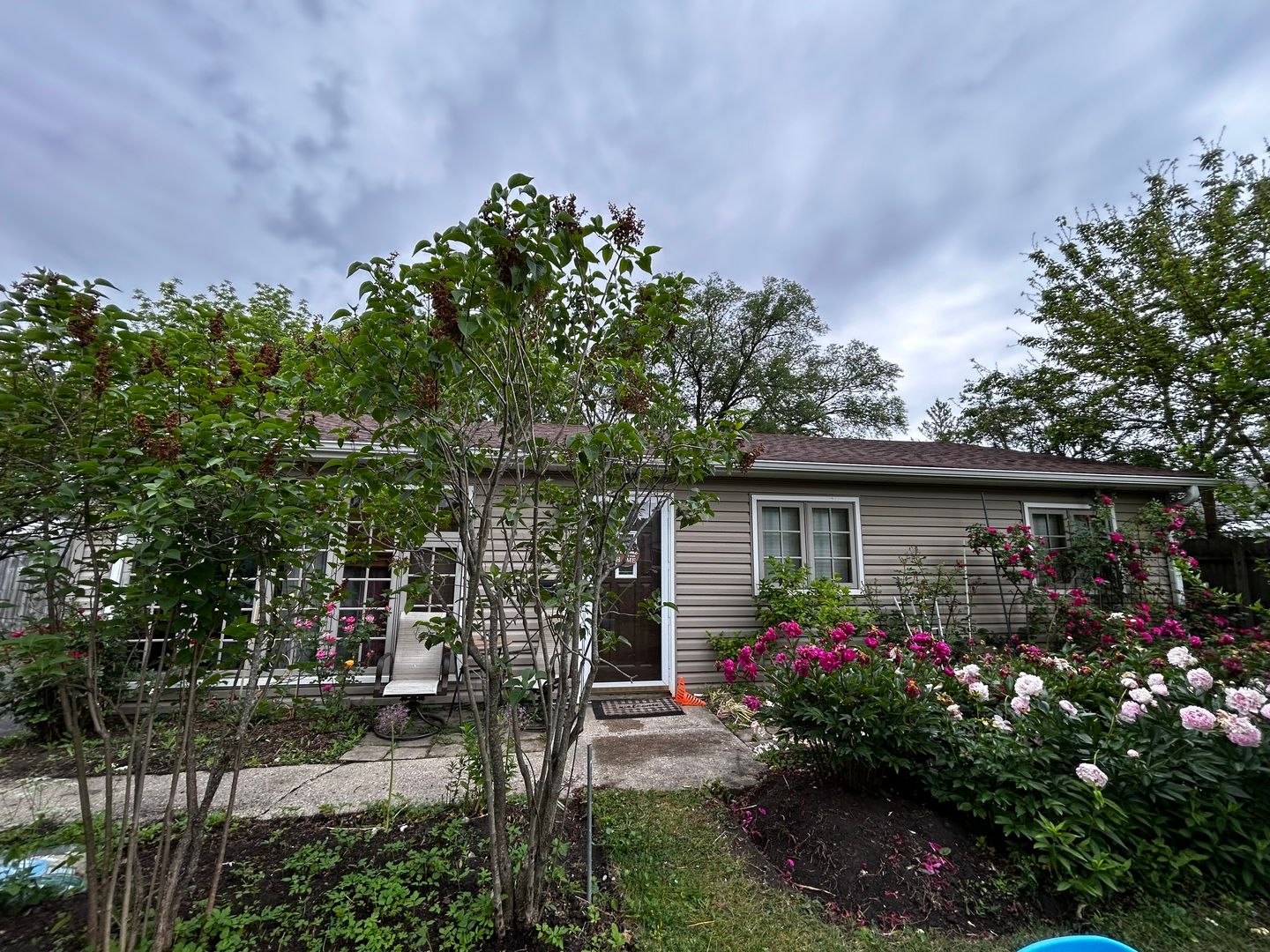 324 N EMERALD Avenue — Mundelein, IL 60060