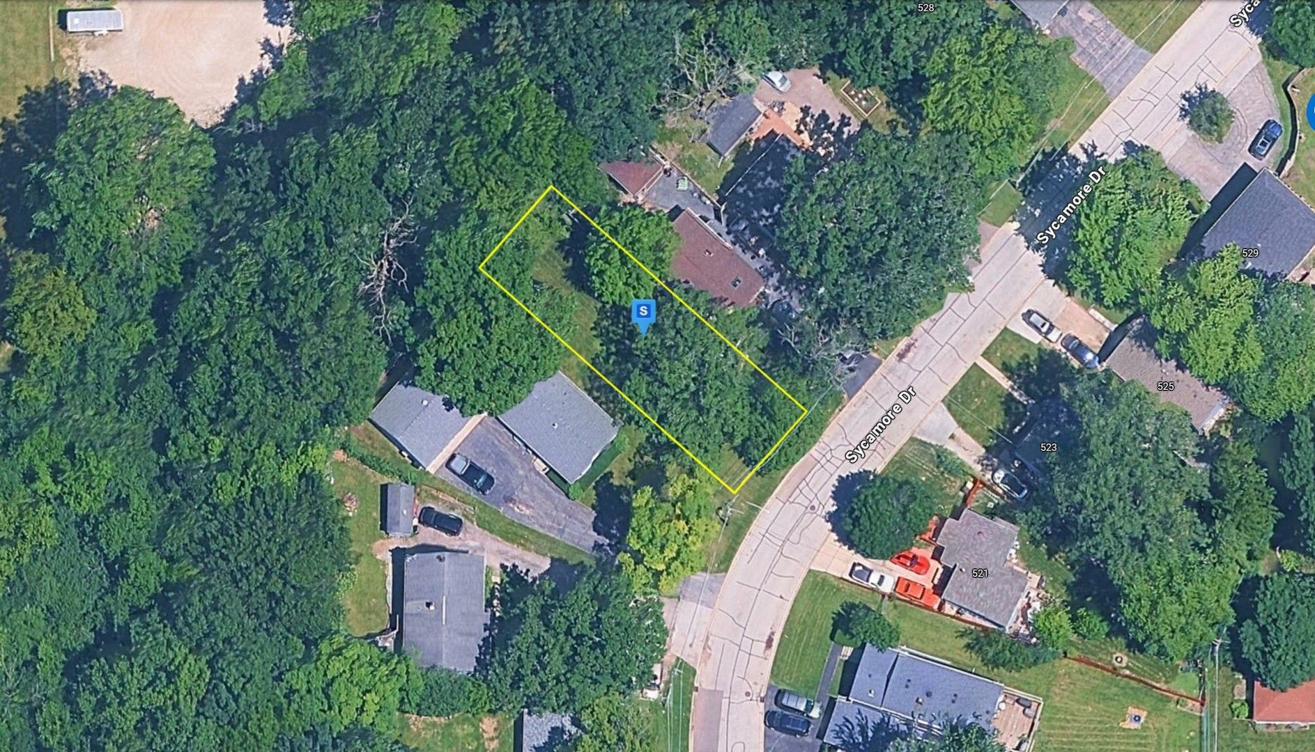 520 Sycamore Drive — Round Lake, IL 60073