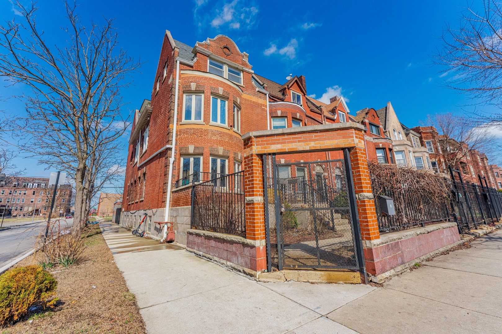1500 E Marquette Road — Chicago, IL 60637