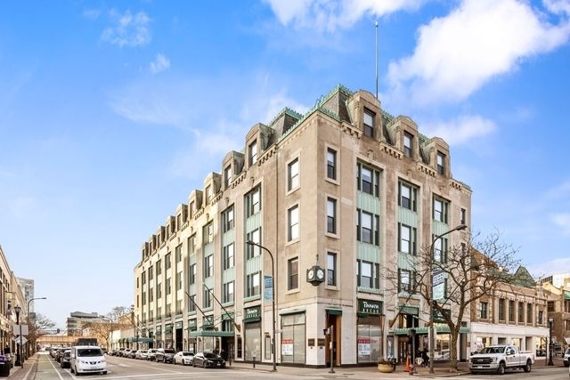 807 Church Street #211 — Evanston, IL 60201
