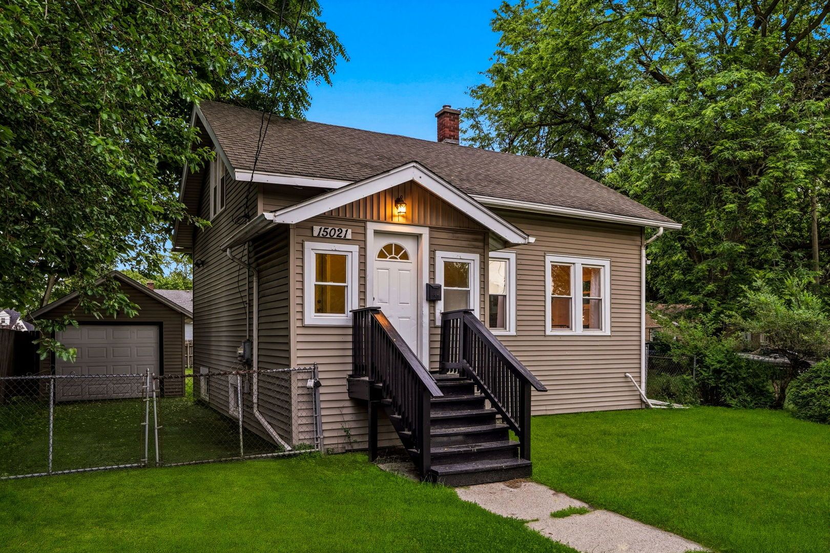 15021 Perry Avenue — South Holland, IL 60473