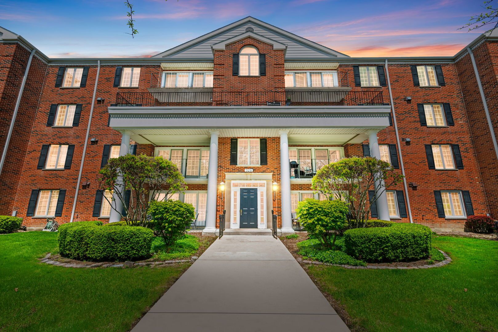 326 Park Avenue #21 — Clarendon Hills, IL 60514