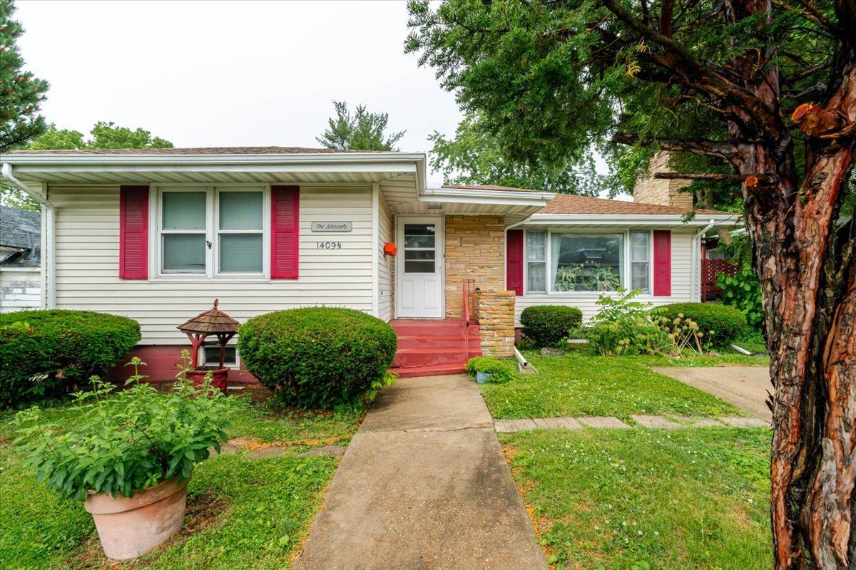 1409 1/2 Mulberry Street — Bloomington, IL 61701