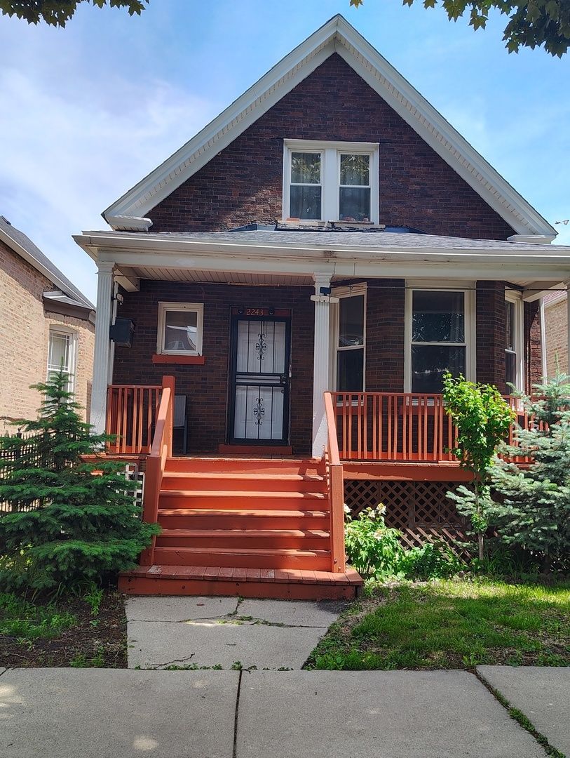 2243 N Kedvale Avenue — Chicago, IL 60639